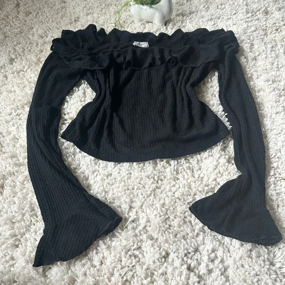 Emory Park knitted collar bone vintage frilly long bell sleeve crop bell… - Picture 2 of 5